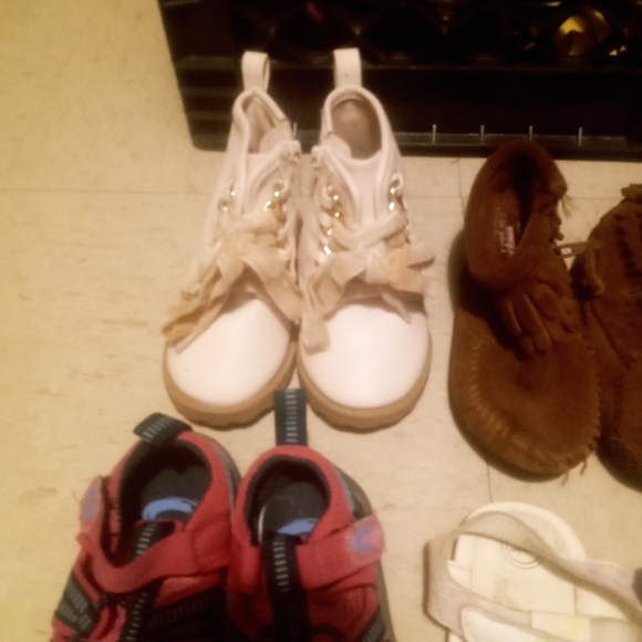 Girls bundle shoes size 5/6 - Picture 4 of 6